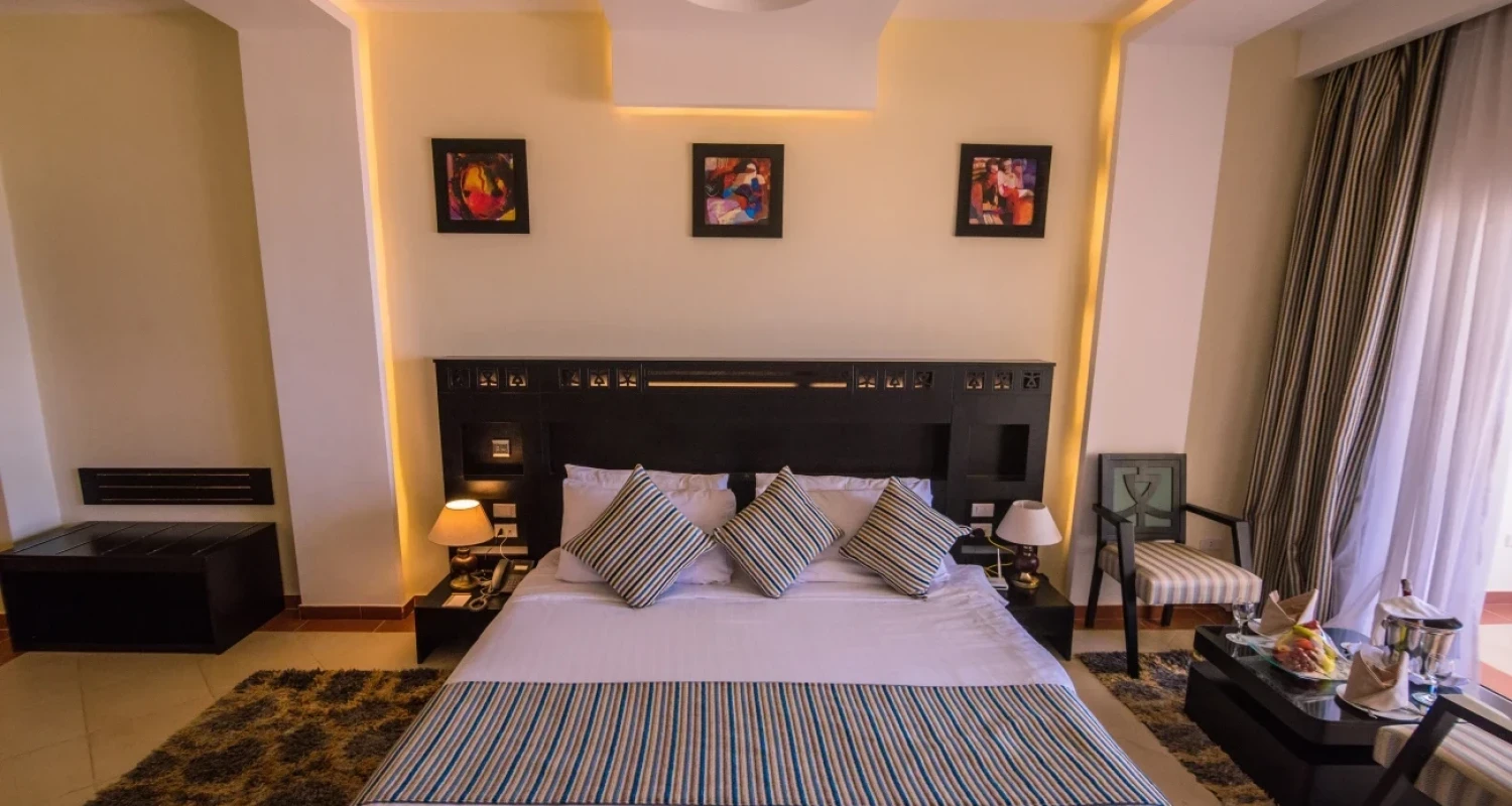 deluxe-beach-front-room-1