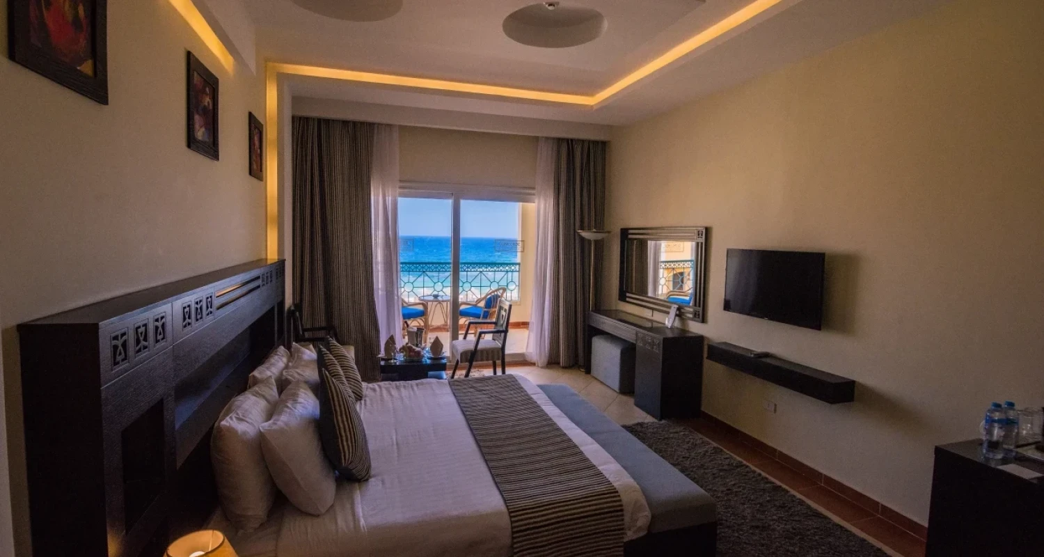 deluxe-beach-front-room-2