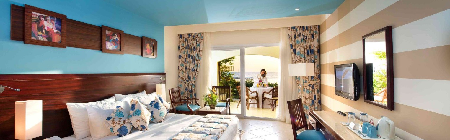 superior-beach-front-roomopt